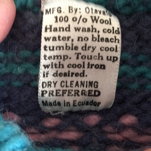 Ecuador 100% Wool Sweater - Picture 4 of 5